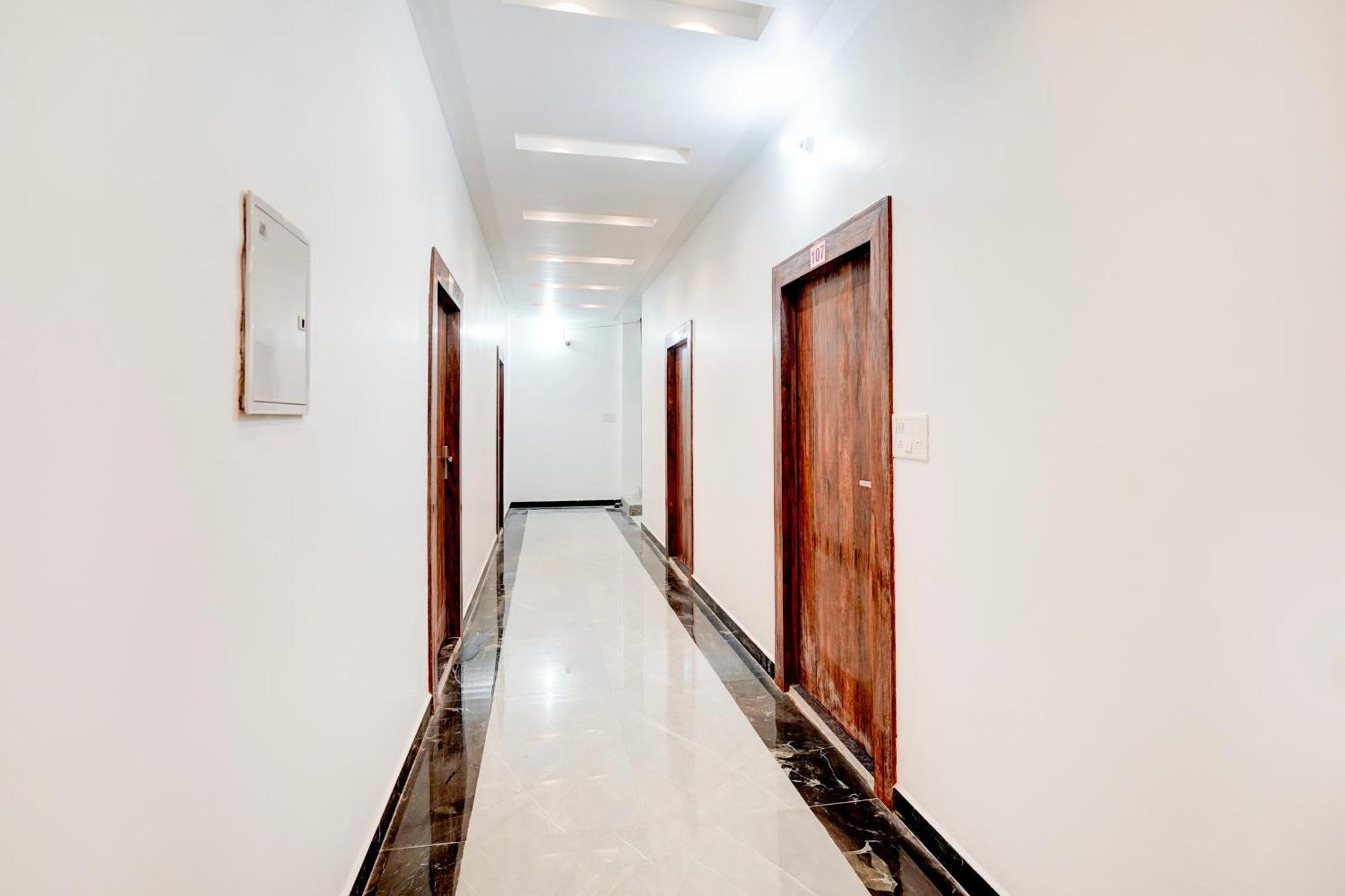 Hotel O Samrat Inn Allāhābād Junction Zewnętrze zdjęcie
